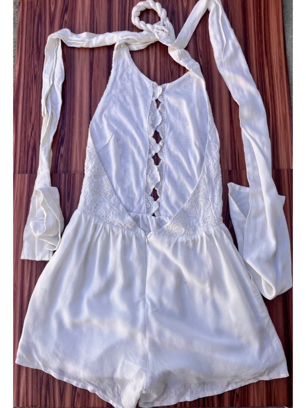 Tea & Cup Nasty Gal Womens White Peek A Boo Rope Lace Romper Size S/M - Picture 10 of 12
